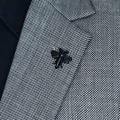 RETRO BEE GUITAR BROOCH