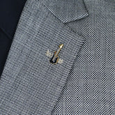 BLACK & GOLD GUITAR BROOCH