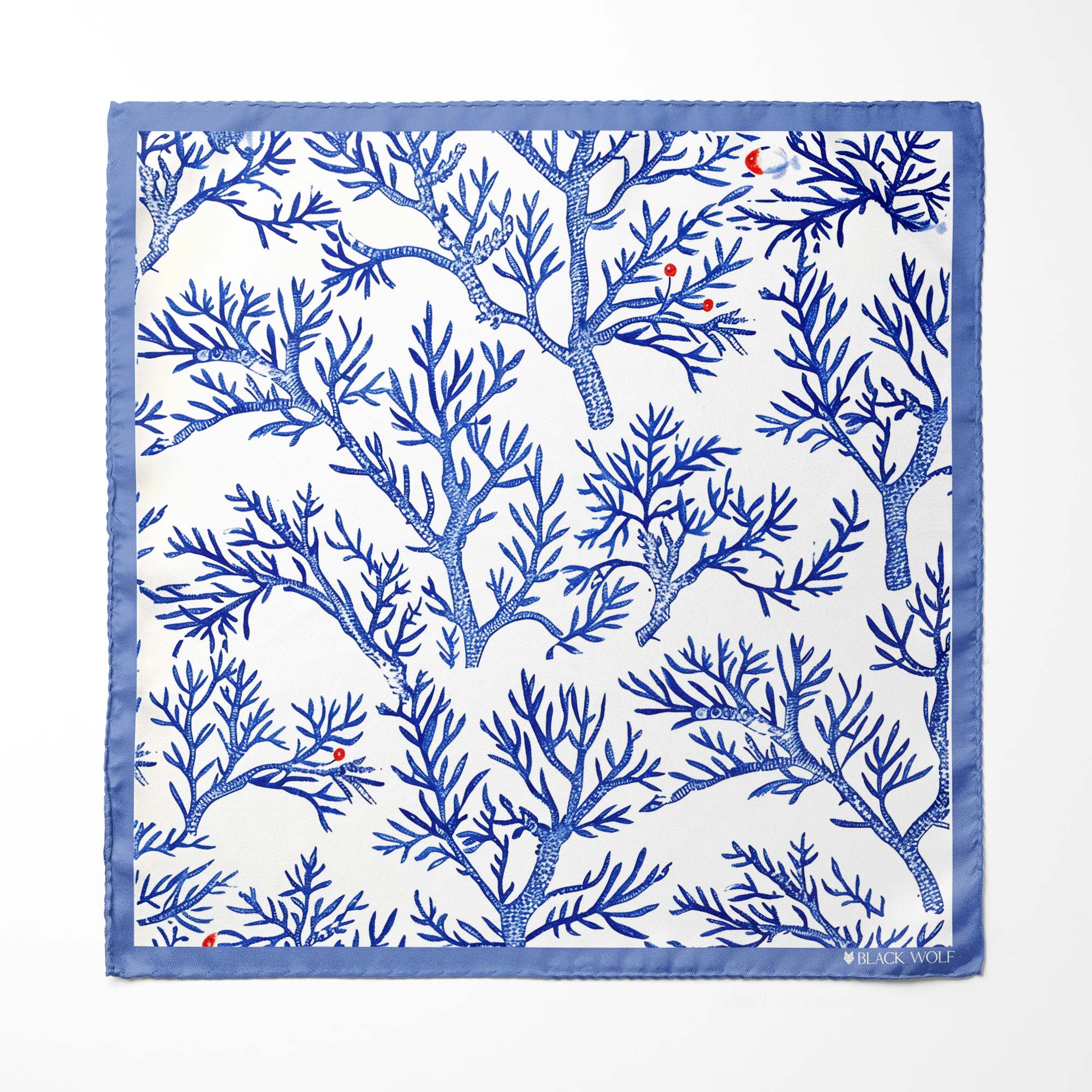 SNOWFLAKE TREE SILK ASCOT WITH LAPEL PIN AND POCKET SQUARE
