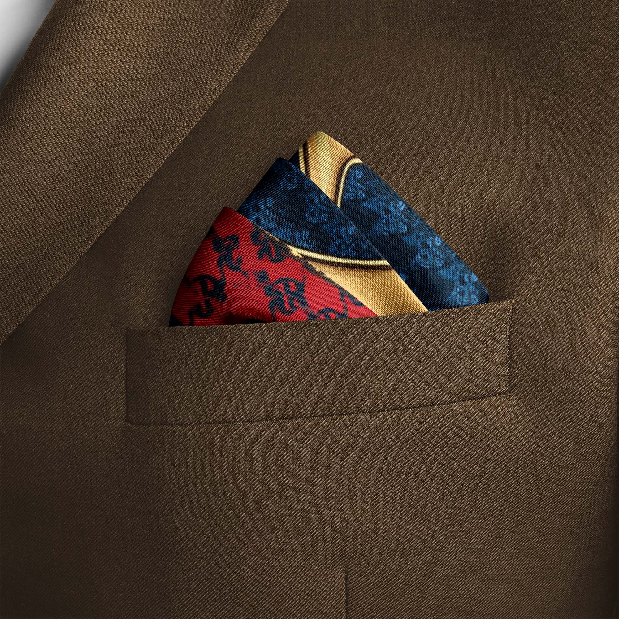 LETTER G SILK POCKET SQUARE