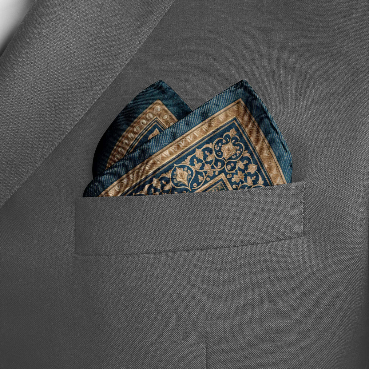 SAPPHIRE MEDALLION SILK POCKET SQUARE