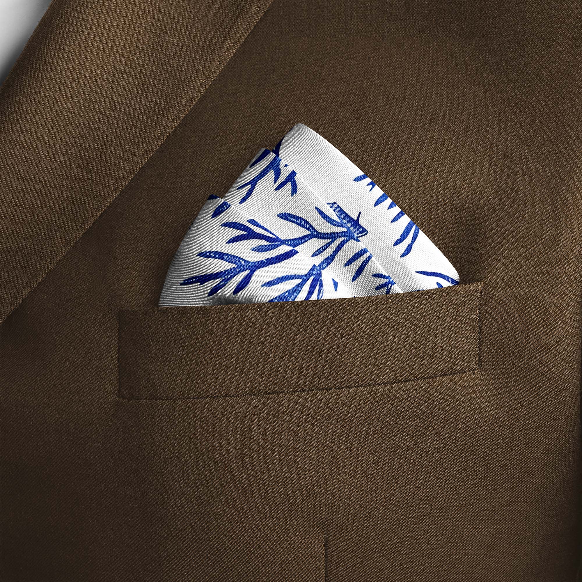 SNOWFLAKE TREE SILK POCKET SQUARE