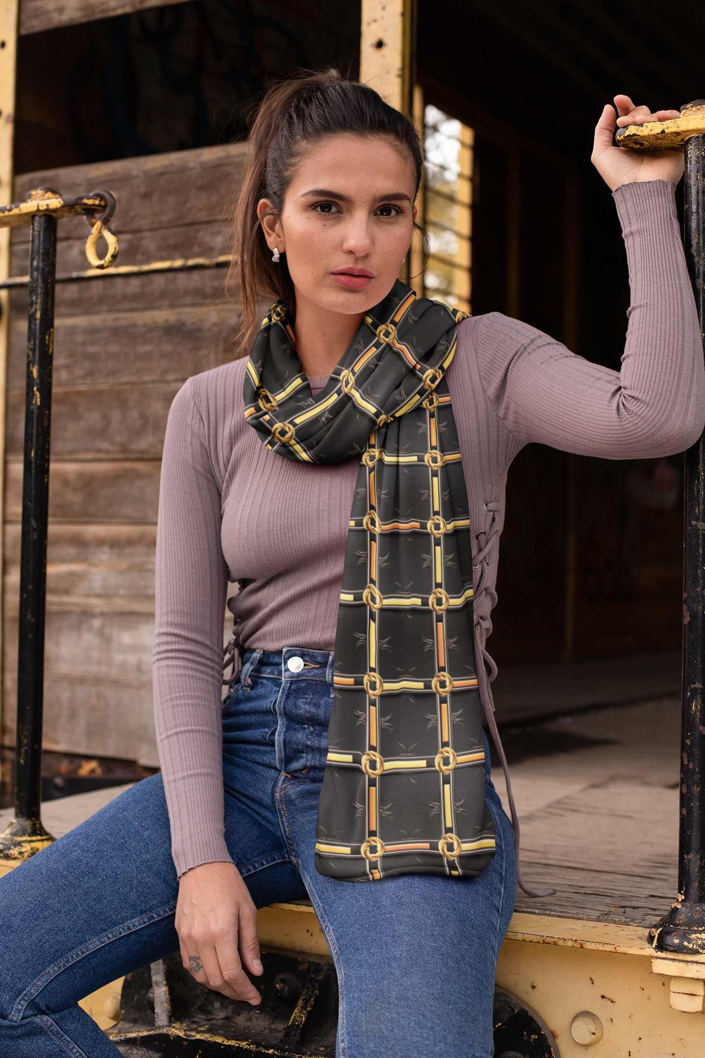 BLACK AND GOLD SILK WOMEN SCARF – PREMIUM COLLECTION